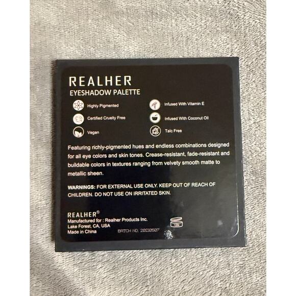NWOB Realher Dreams So Big Eyeshadow Palette 9 Shimmer & Matte Daily Use - Picture 6 of 6